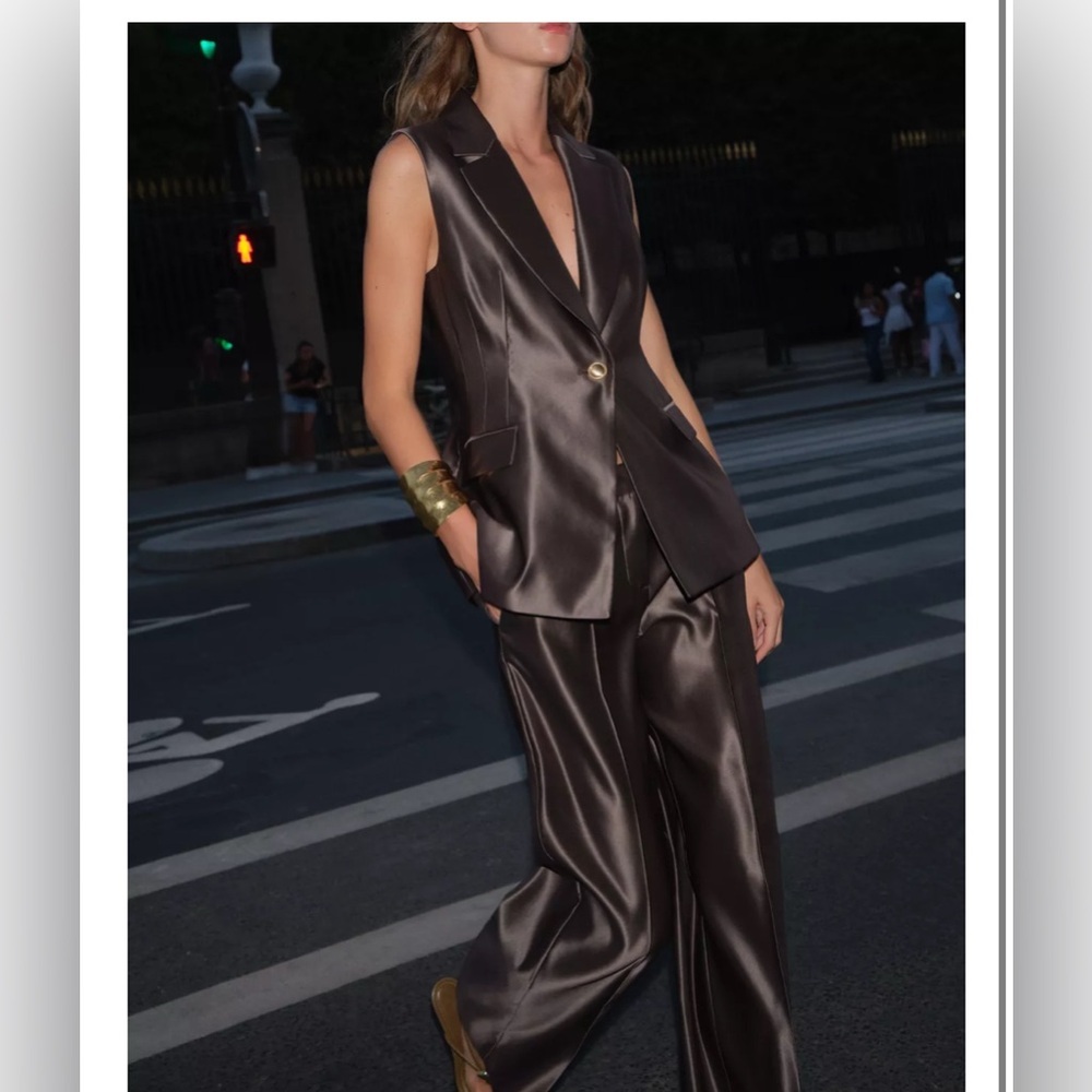 Zara brown satin vest with gold button - Picture 3 of 6